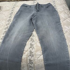 Gloria Vanderbilt Women's Gray Straight Jeans